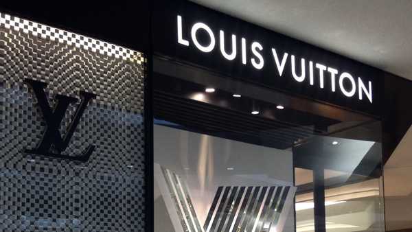 Louis Vuitton brings luxury to stationery | RITZ