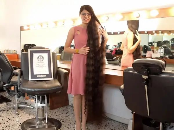 Girl with world's longest hair cuts it after 12 years | RITZ